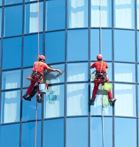 Мытье фасадов промальпинистами в Учалах